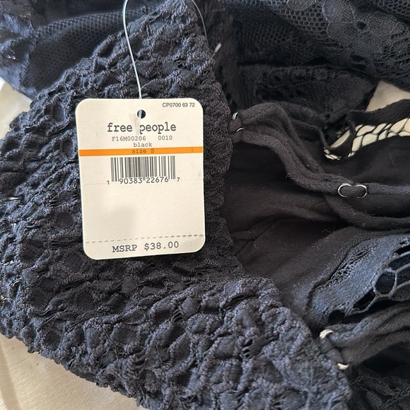 Black stretchy Lacey lingerie top with adjustable straps - Picture 3 of 3